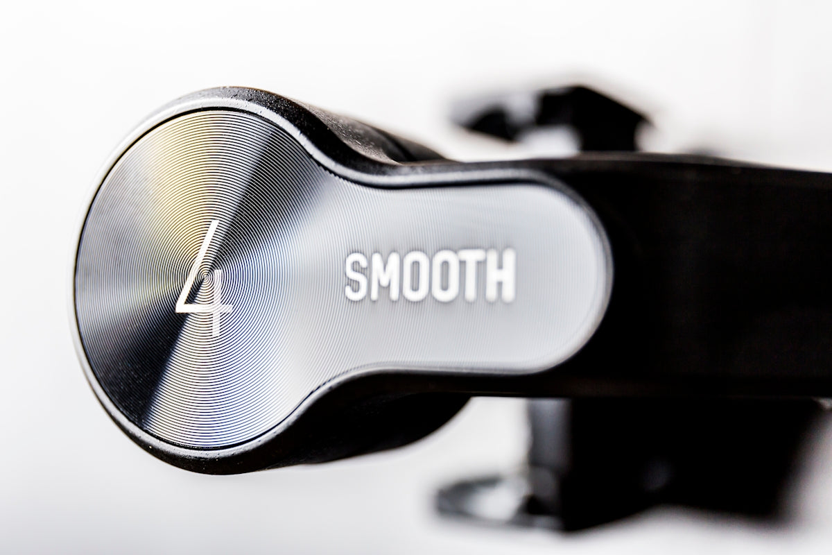 unpaired black 4 Smooth earbud